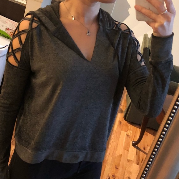 Gray cropped hoodie - Picture 2 of 4